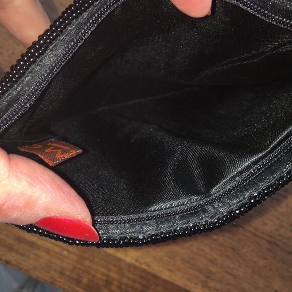 Shoe lovers beaded evening bag w/ strap NWOT🌺 - Picture 6 of 6